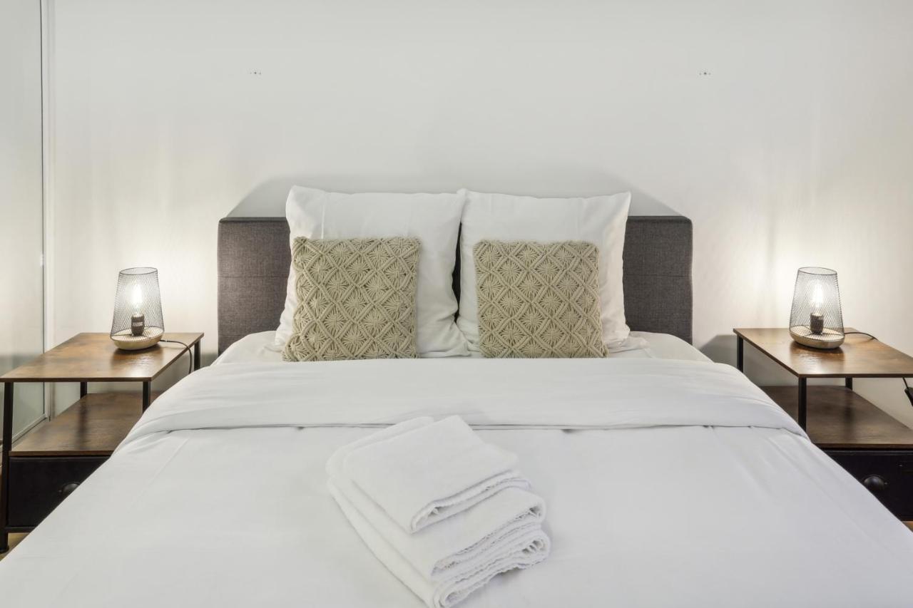 Superbe 2 Pieces Au Coeur Du Xvieme Bed & Breakfast ปารีส ภายนอก รูปภาพ